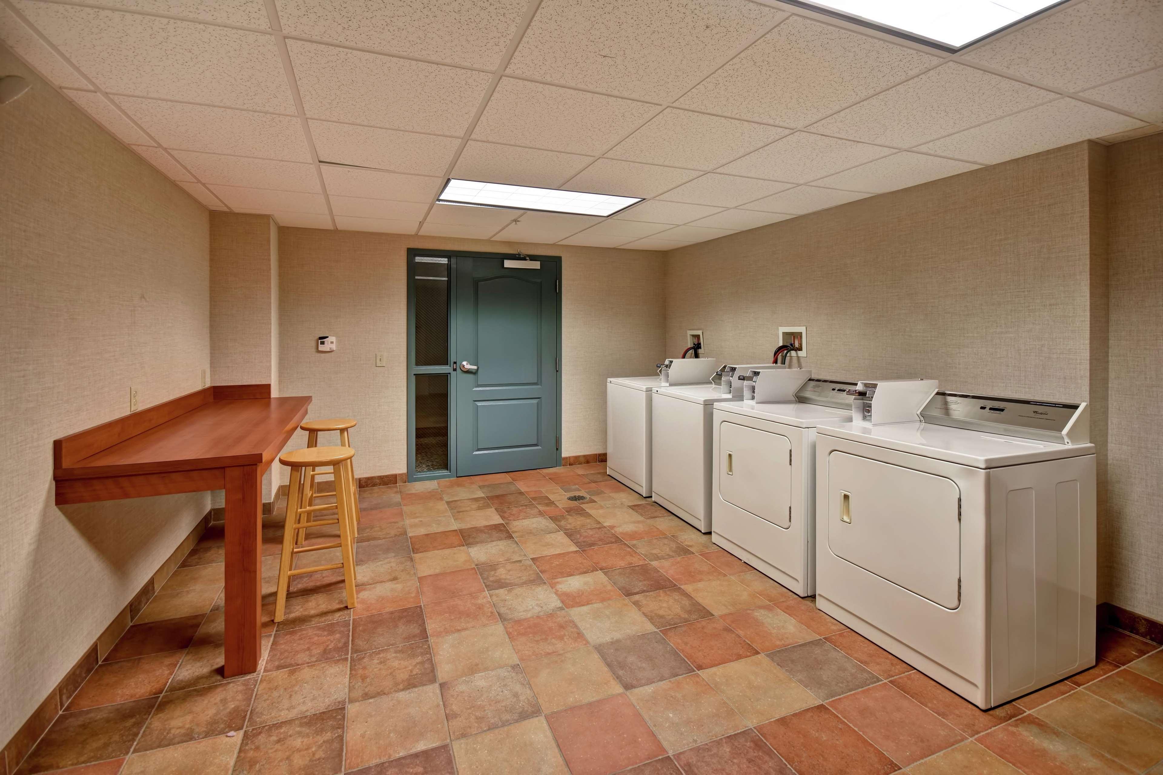 Homewood Suites By Hilton Lancaster Bagian luar foto